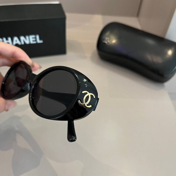 CHANEL Women\'s Black Sunglasses main image 4